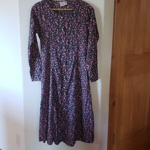 Floral vintage  cottagecore dress size  small.